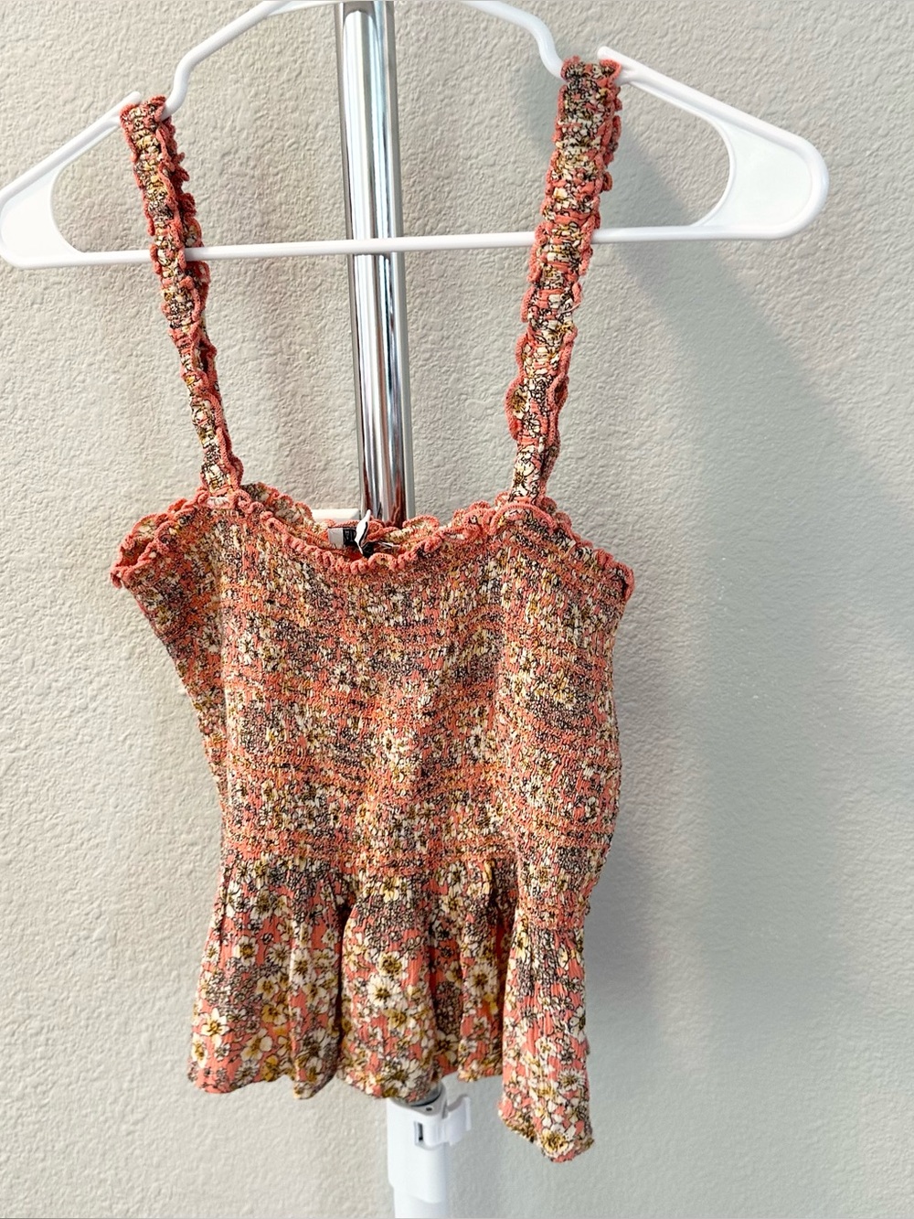 PATRONS OF PEACE Floral Peplum Tank Top in Coral, Size Medium - Picture 2 of 8